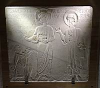 Bas-relief, Le Christ, saint Paul et un nomme Richard, Marbre, 12e, eglise St-Paul (2) (Lyon, Musee Gadagne)